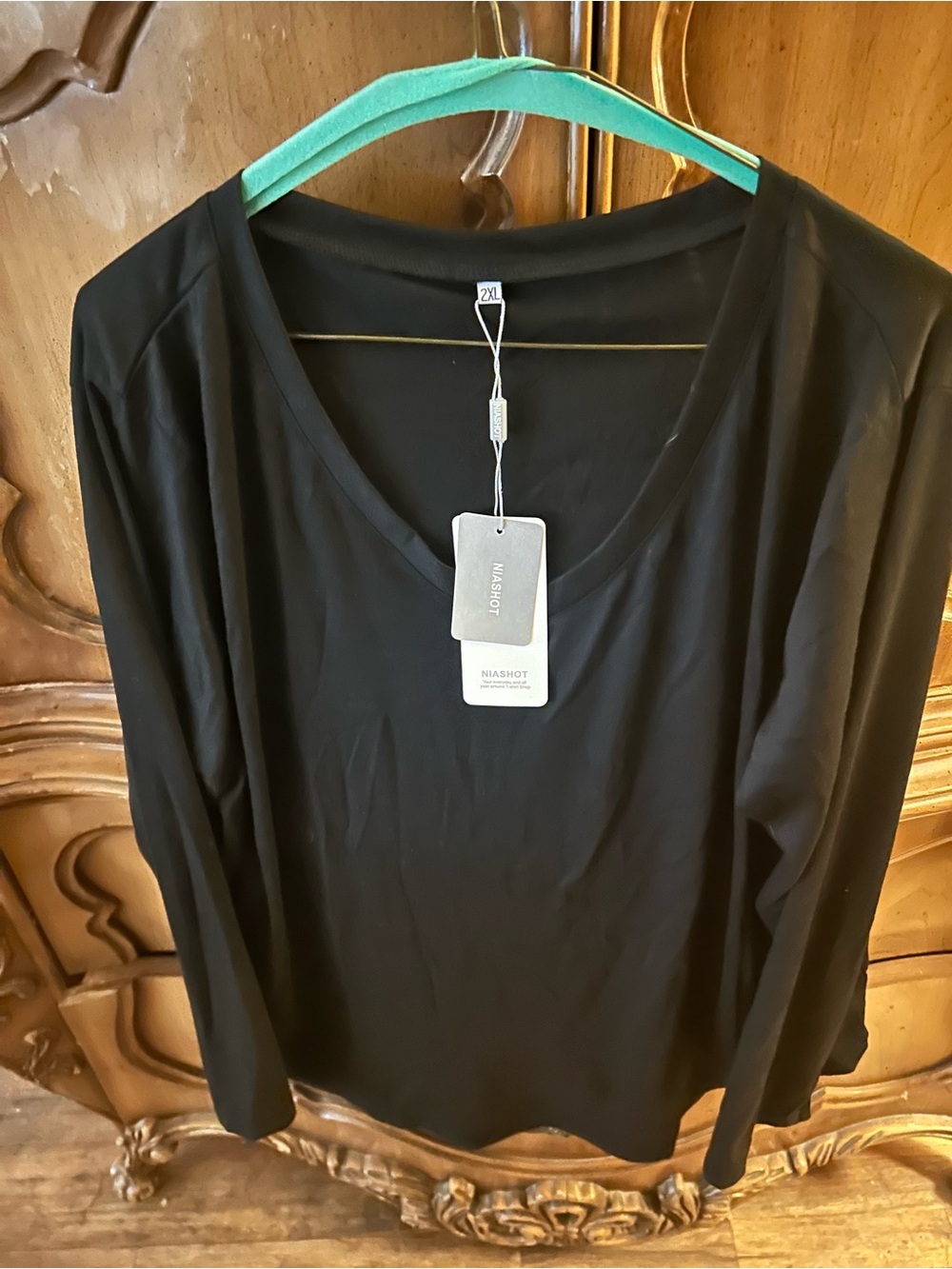 Black V-Neck Long Sleeve Top